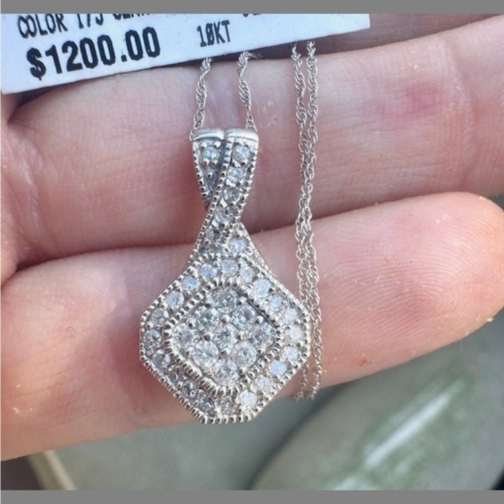 Elegant 10k White Gold Diamond Pendant Necklace New